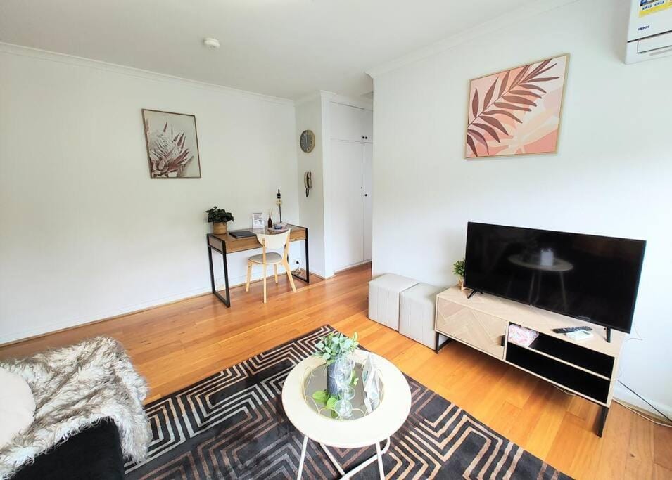 The Bright Gem on Grosvenor Apartment in Melbourne