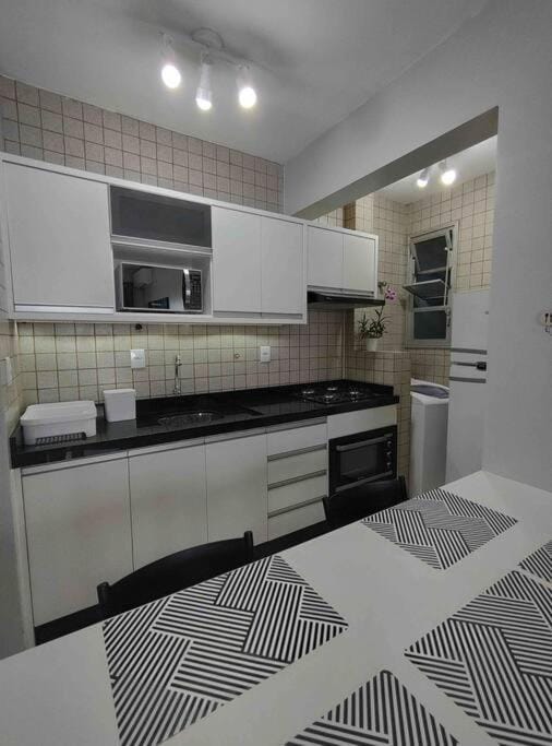 1 Apto em Canasvieiras 2 quadras mar e no centro edf camila Apartment in Florianopolis