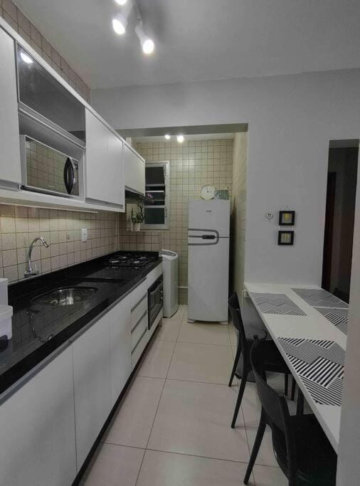1 Apto em Canasvieiras 2 quadras mar e no centro edf camila Apartment in Florianopolis