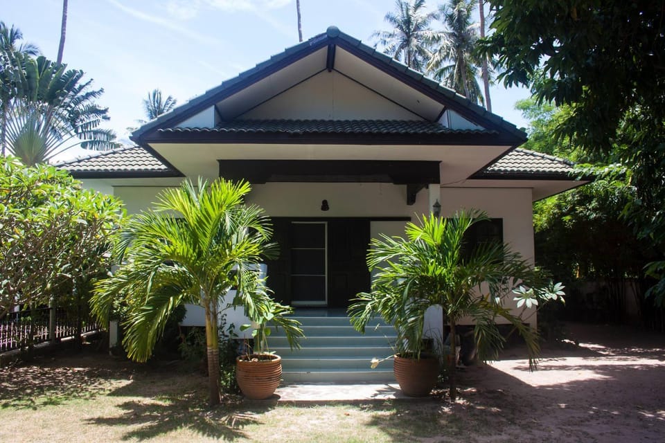 Patio, Facade/entrance, Garden, Garden view