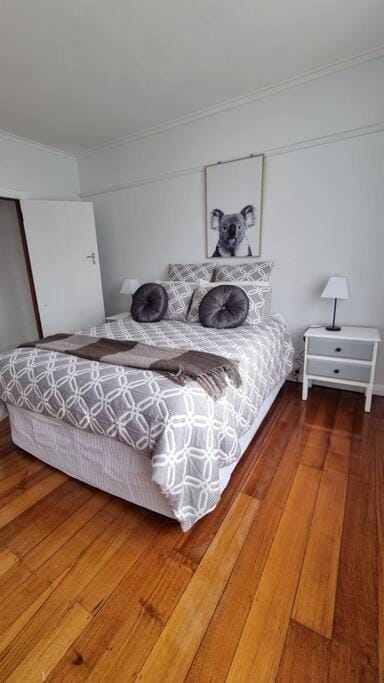 3 bedroom Art Deco home with modern features Apartment in Tasmania