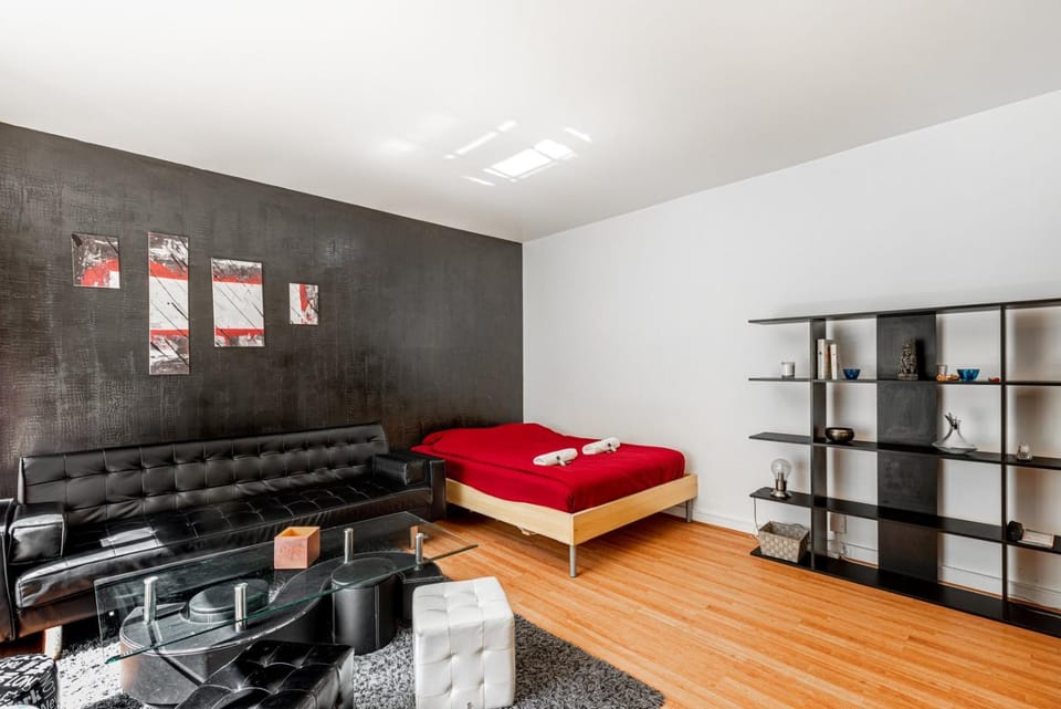 GuestReady - Airy Studio with Courtyard View Apartment in Paris