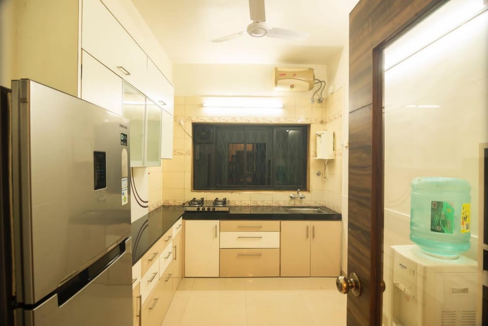 Bathroom, Kitchen or kitchenette, Communal kitchen