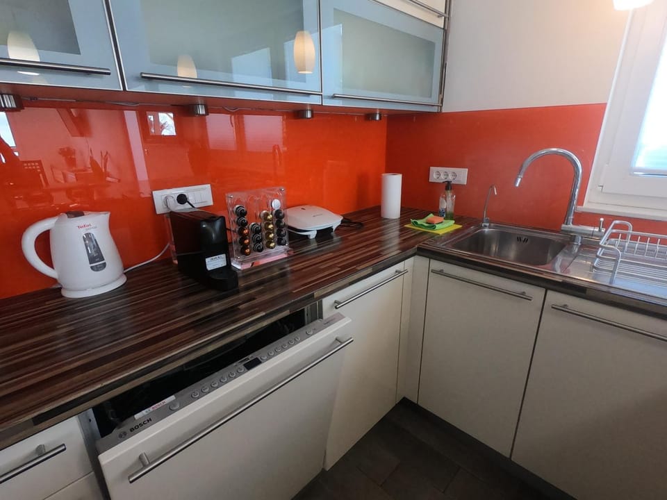 Coffee/tea facilities, Kitchen or kitchenette, dishwasher, minibar, pet friendly, stove, toaster