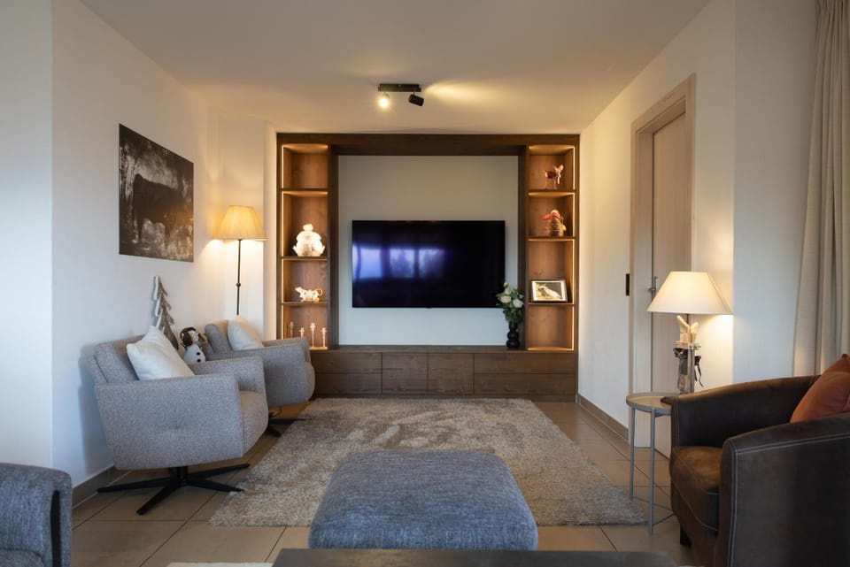 Communal lounge/ TV room, Living room
