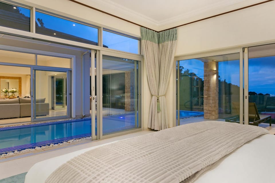 Luxury Serviced Mountain Villa in Constantia Villa in Cape Town