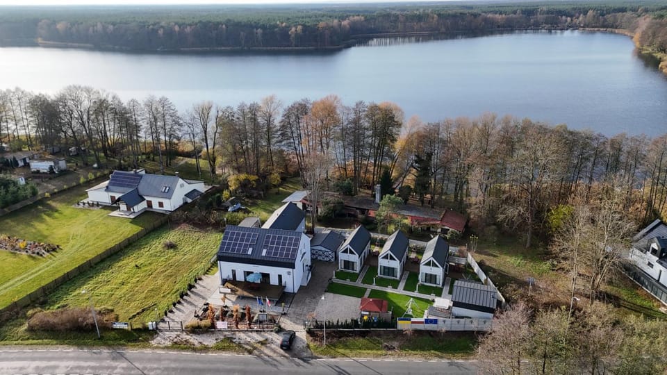 Property building, Bird's eye view, Lake view, pet friendly