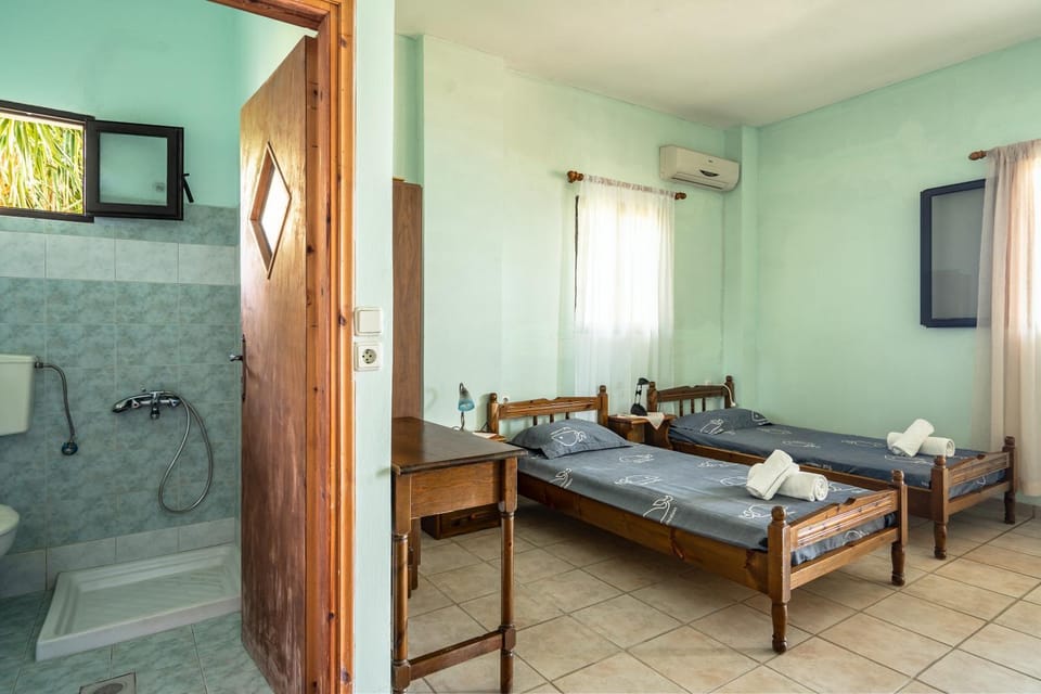 Property building, Living room, Bedroom
