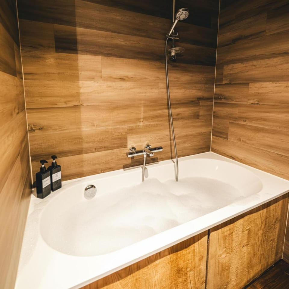 Shower, Bath