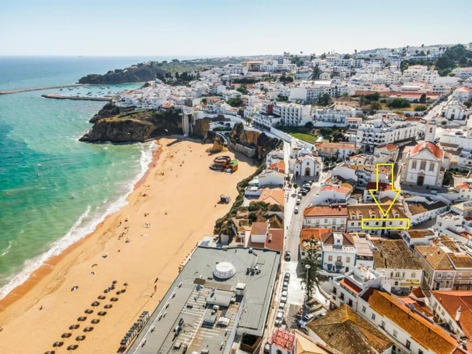 Rare 2 Suite Apt in the Historic Center - 110m to Beach Apartment in Albufeira