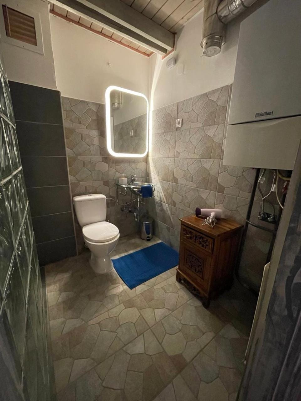 Shower, Bathroom, hair dryier, towels