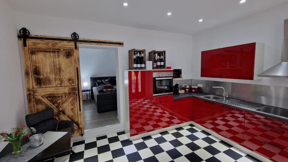 Bed, Kitchen or kitchenette, Photo of the whole room, Bedroom, minibar, oven, stove