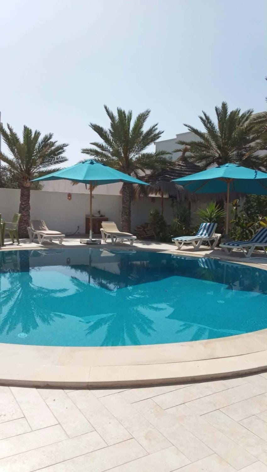 Swimming pool