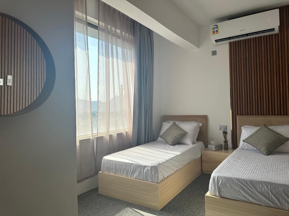 Bed, Photo of the whole room, Bedroom, air conditioner