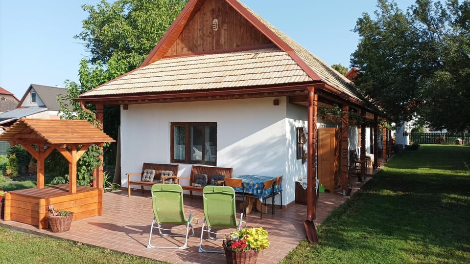 Guesthouse Tulipán Vendégház Apartment in Slovakia