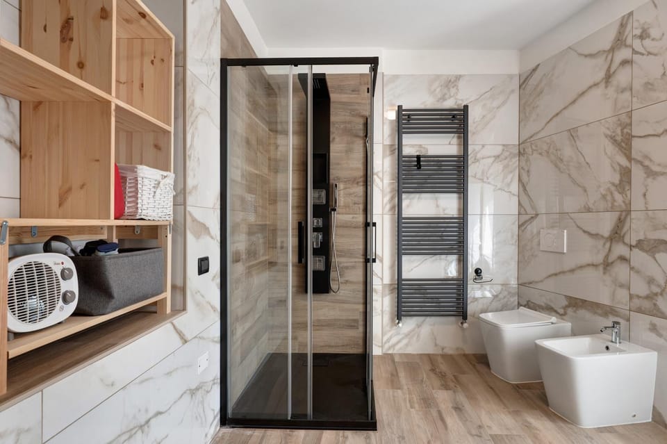 Bathroom, Living room