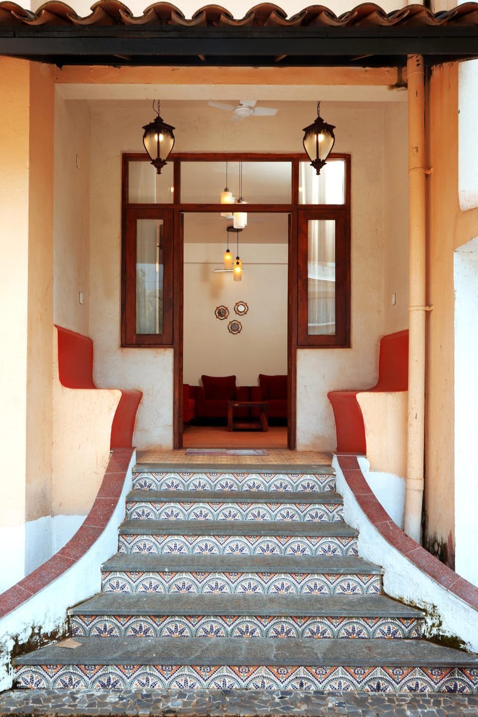 Facade/entrance
