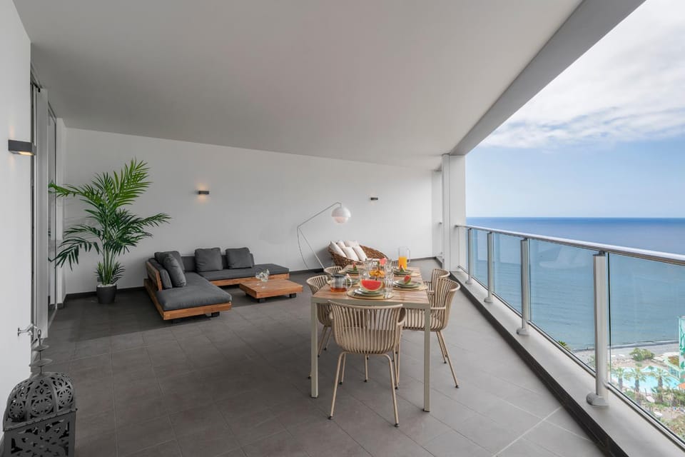 View (from property/room), Balcony/Terrace, Sea view