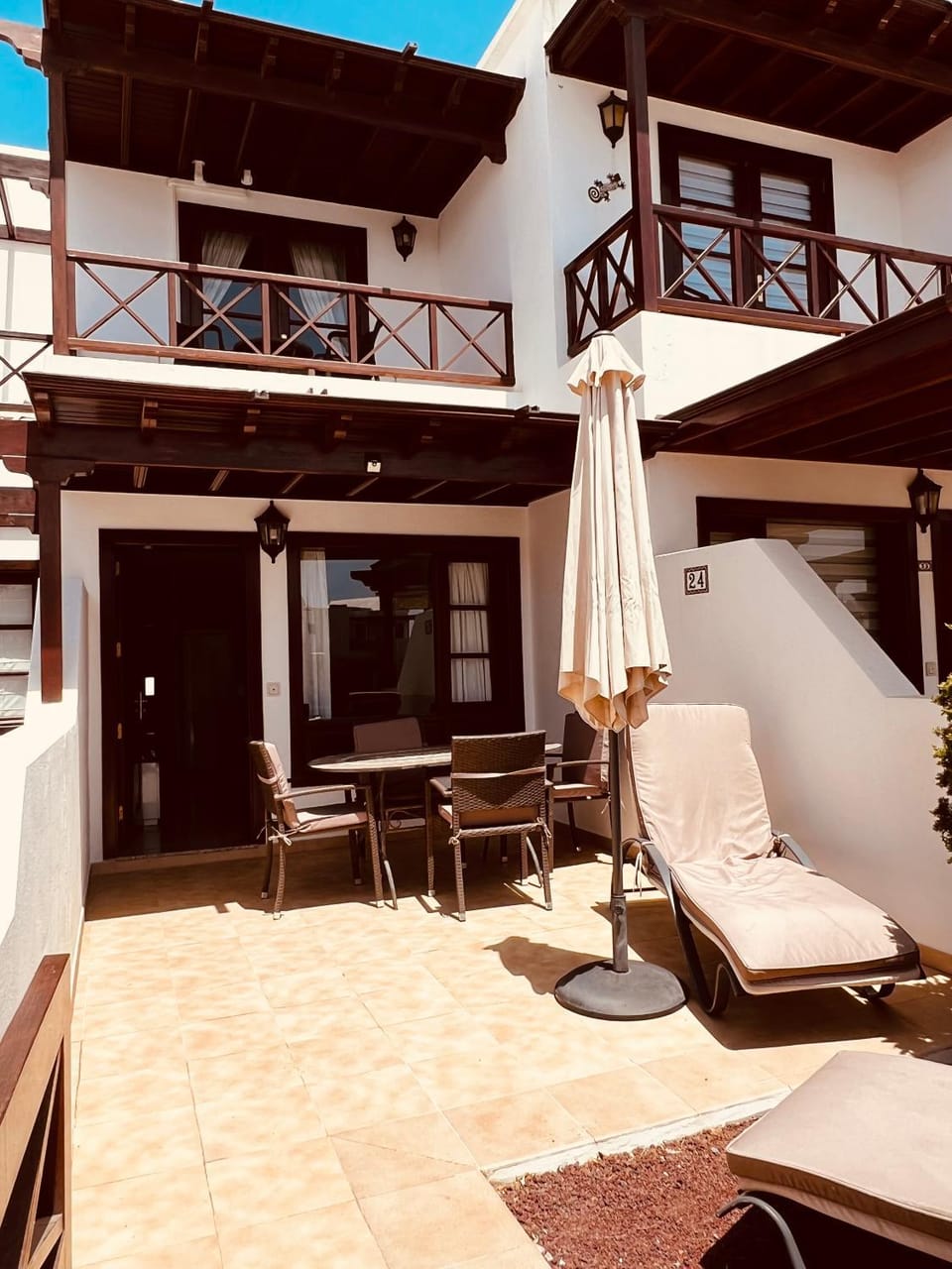 Patio, Facade/entrance