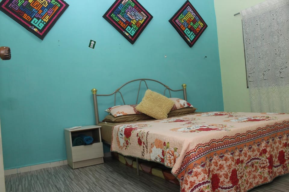 Bedroom, air conditioner