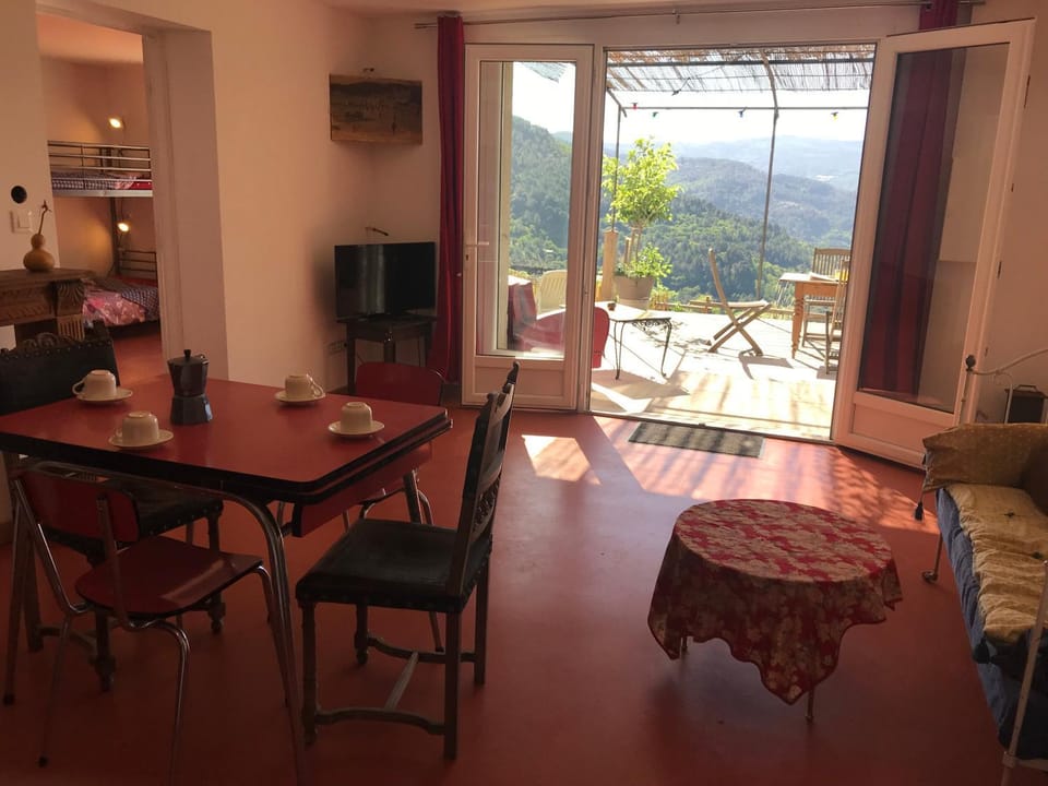Gite très belle vue au cœur des Cévennes Apartment in Occitanie