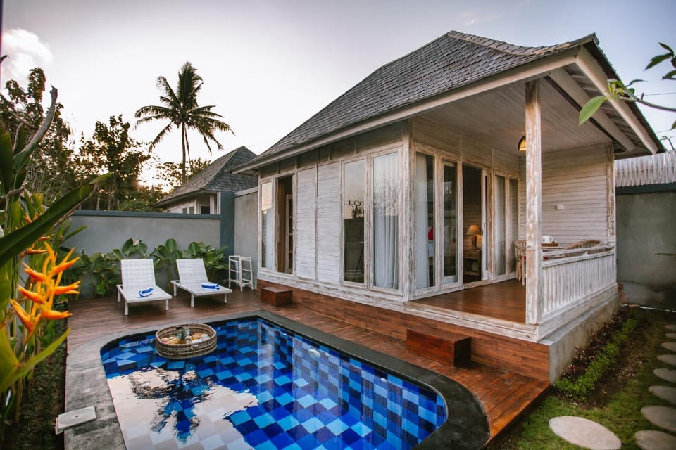 Property building, Swimming pool