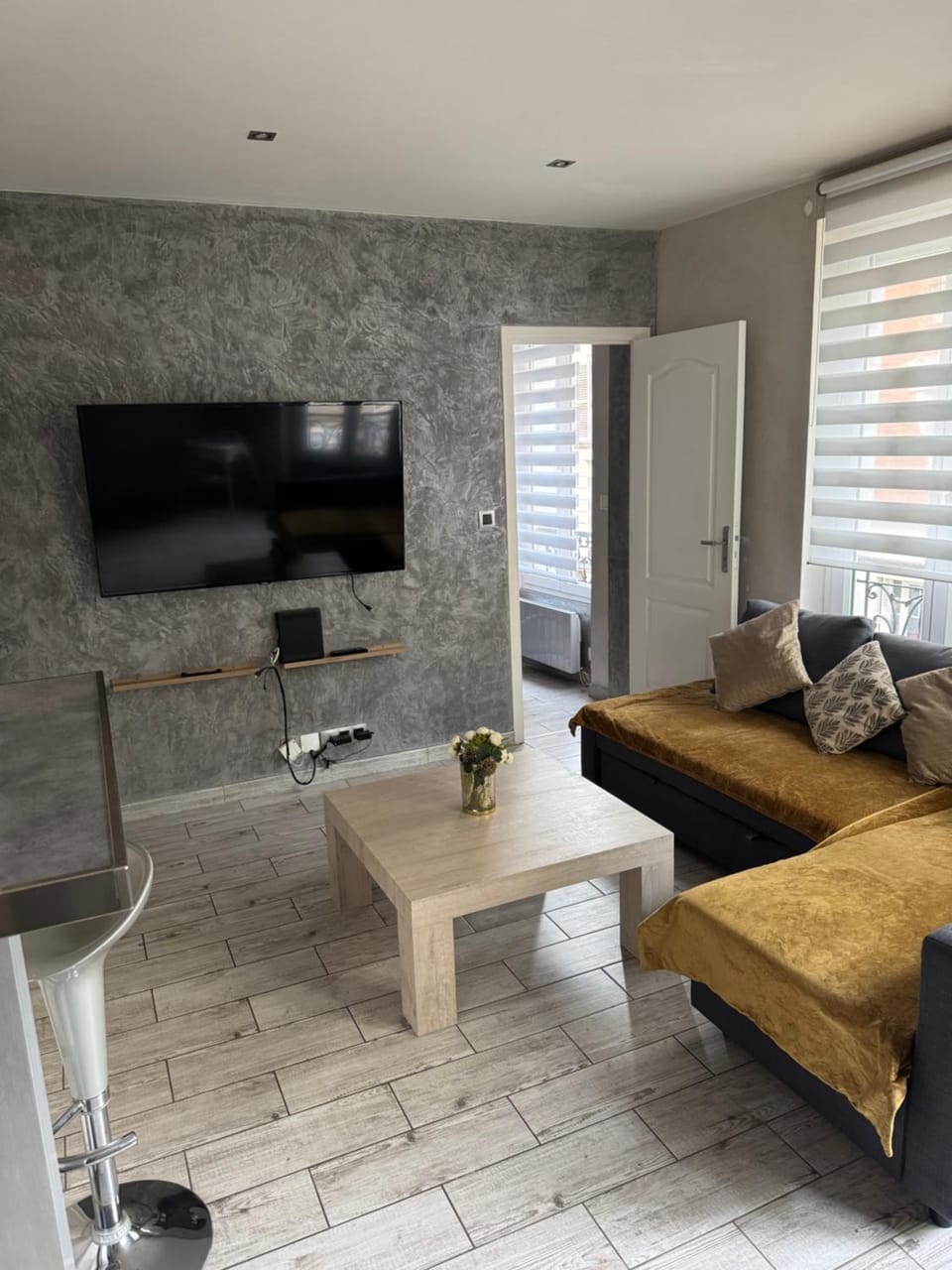Communal lounge/ TV room