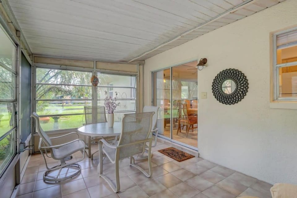 Super Private Home With Great Outdoor Space House in Bonita Springs
