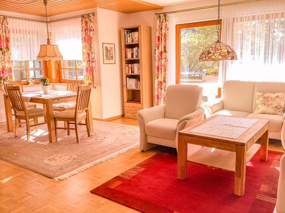 Living room, Seating area, Dining area