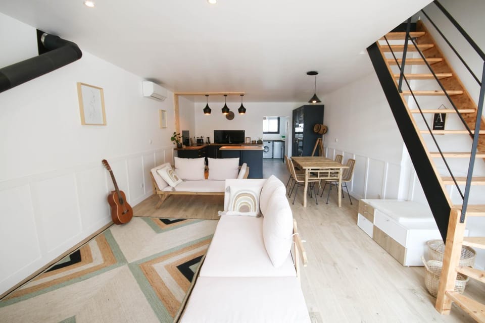 Kitchen or kitchenette, Living room, Dining area