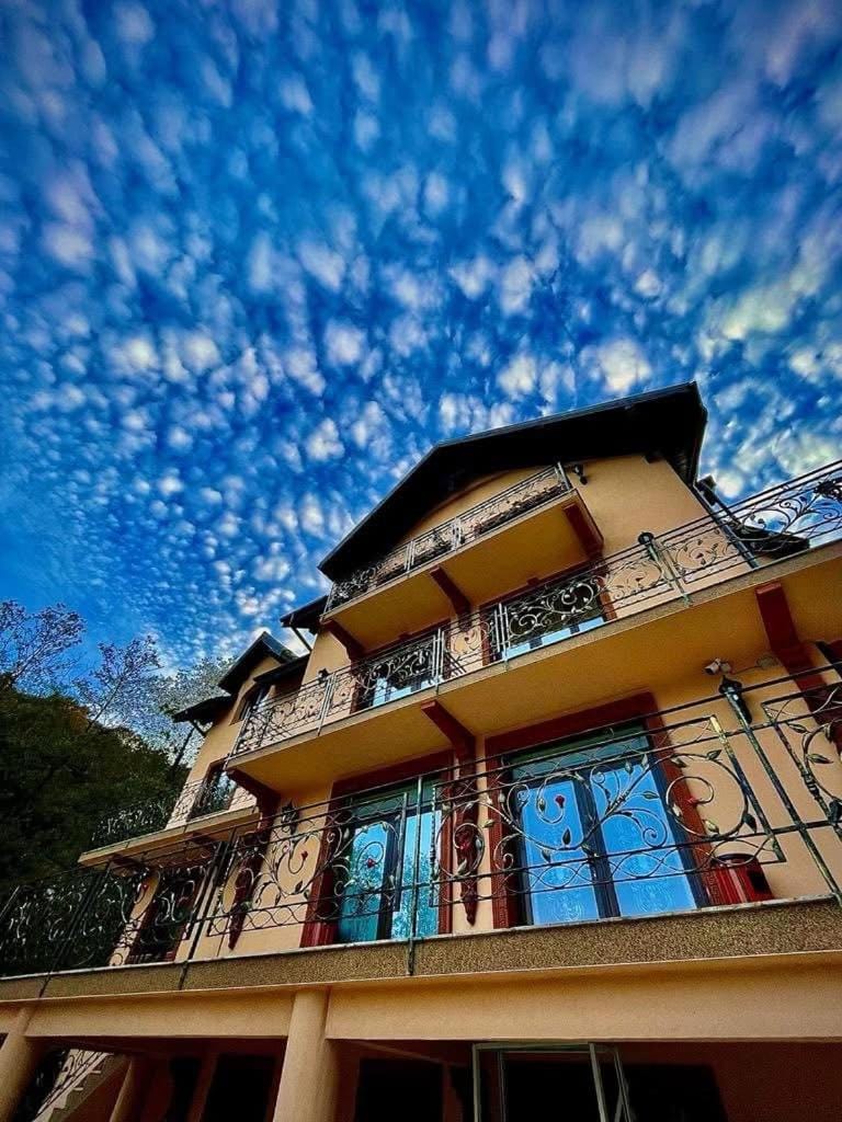Imperial Resort Bed and Breakfast in Brașov County