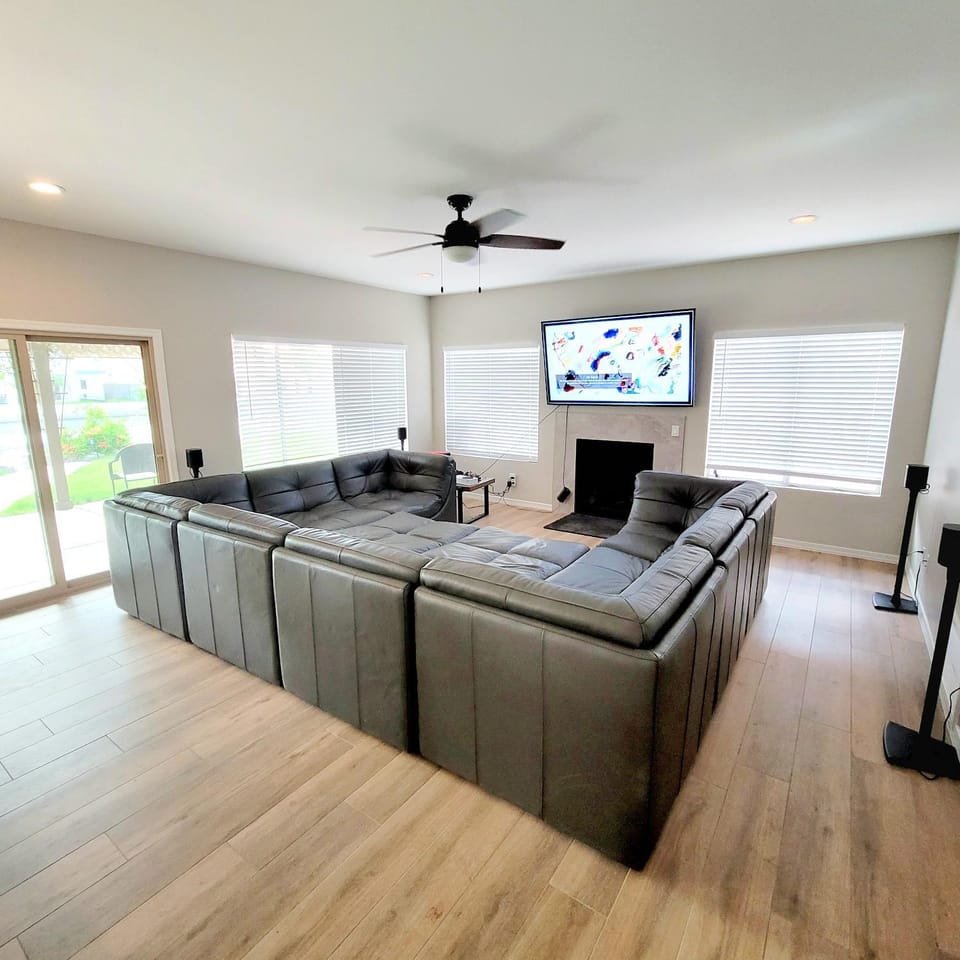 Living room, Seating area