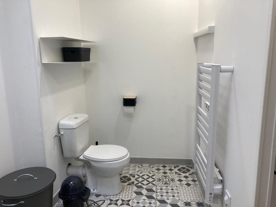 Toilet, Bathroom