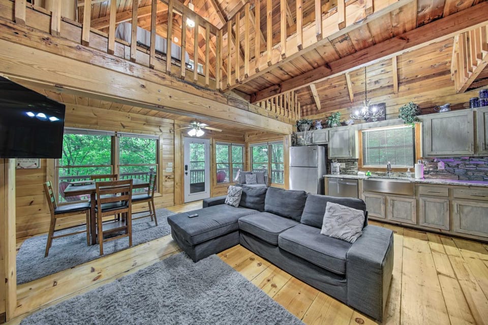 'Deer Haven' Cabin: 5 Mi to Dtwn Blue Ridge! Cabin in Georgia