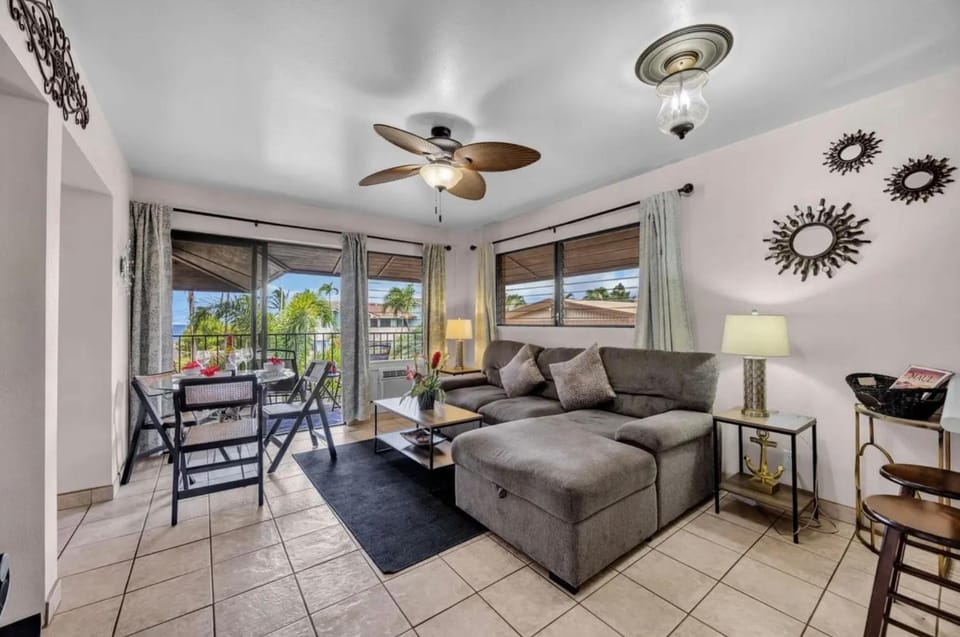 Best Deal and Epic Location 2bd 2BA Ocean View Apartment in Kihei