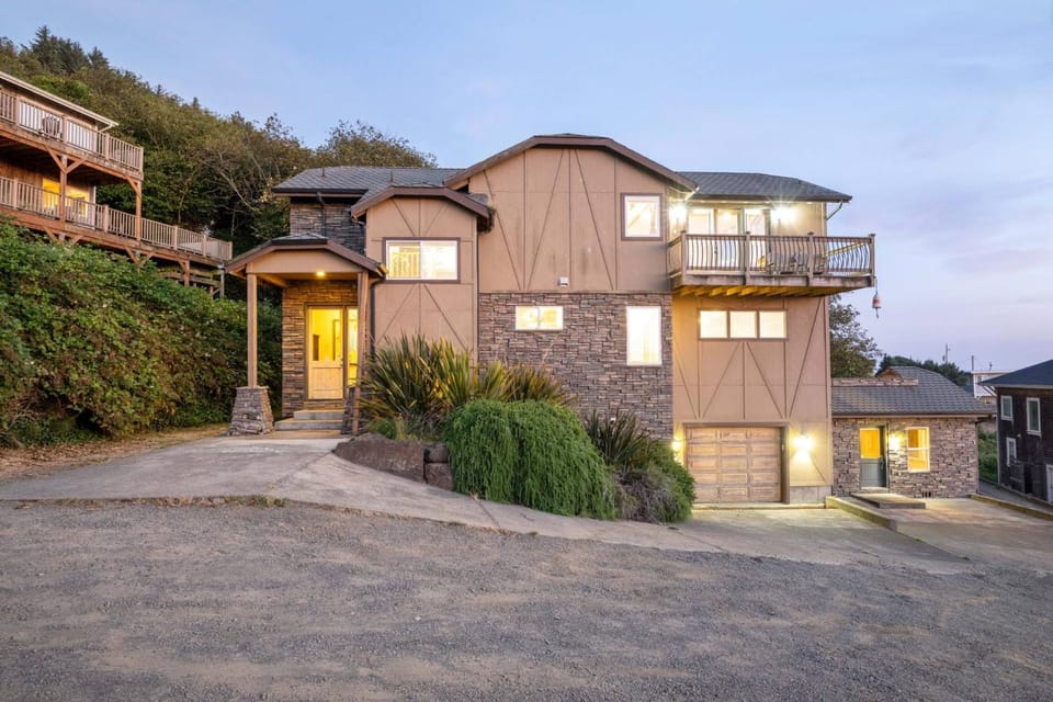 Sand Stone House in Lincoln City