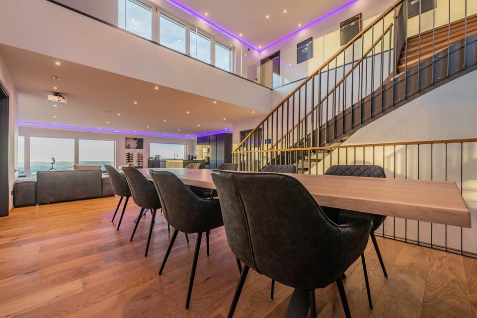 Living room, Seating area, Dining area