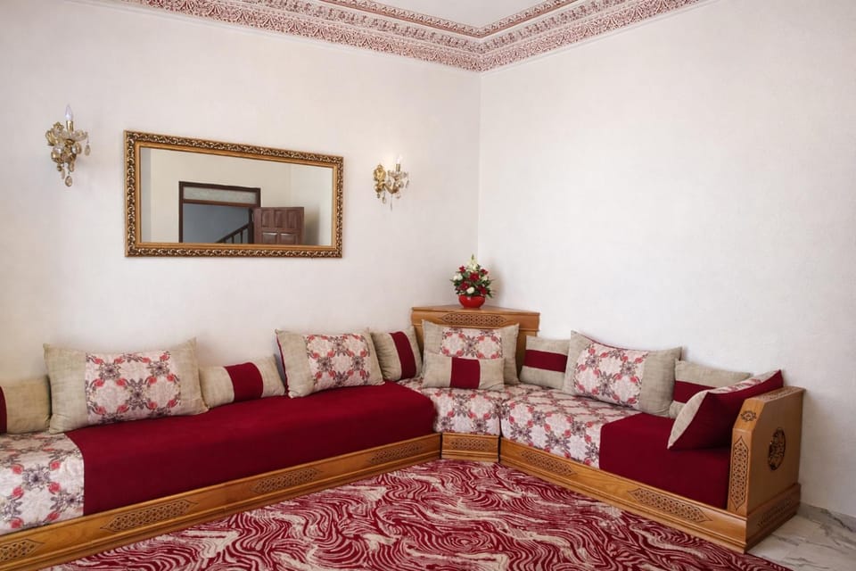 Bed, Living room, Seating area