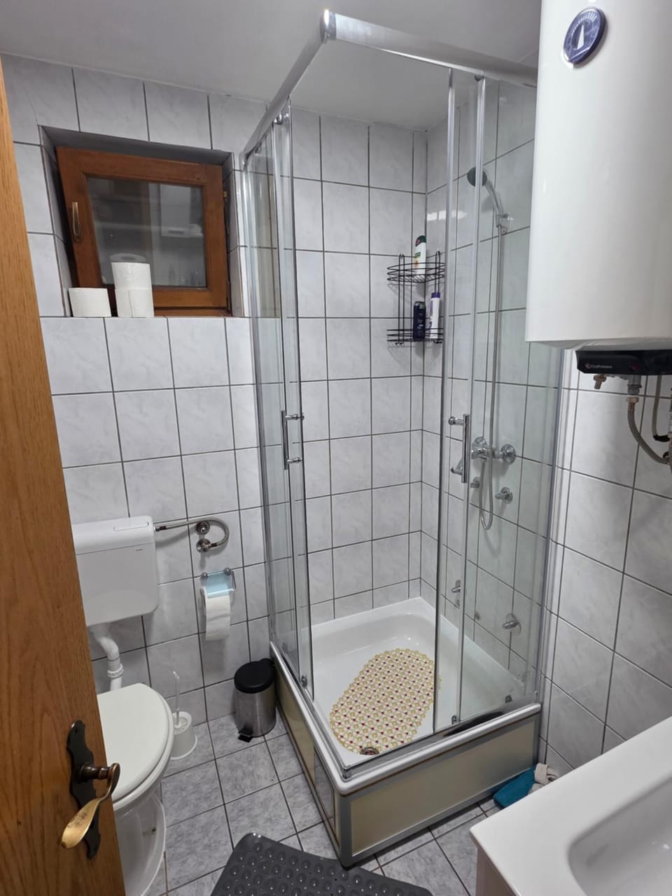 Holiday house with a big garden and free parking Apartment in Brod-Posavina County, Croatia