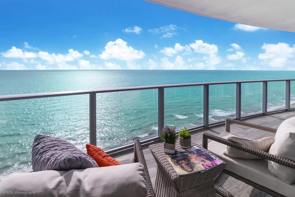 Three Bedroom Paradise Above The Ocean House in Hollywood Beach