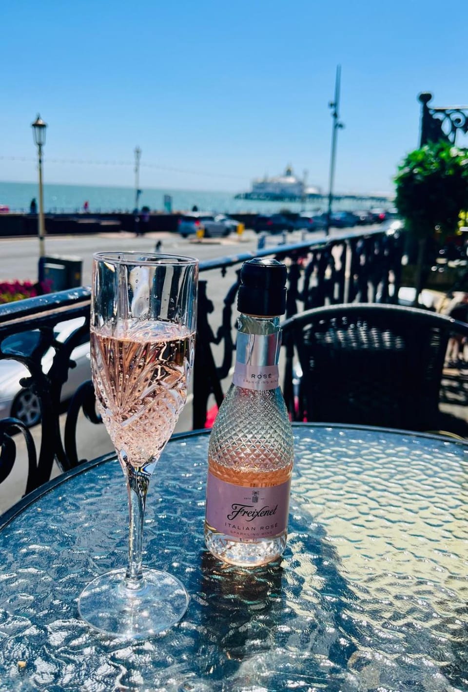 "The Elegance" Balcony Seafront Apartment Apartment in Eastbourne