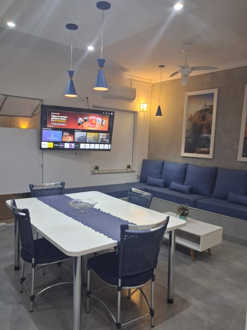 TV and multimedia, Living room, Seating area