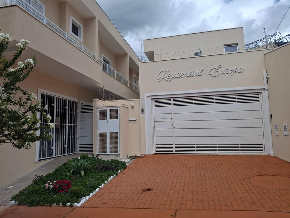 Property building, Facade/entrance, Parking