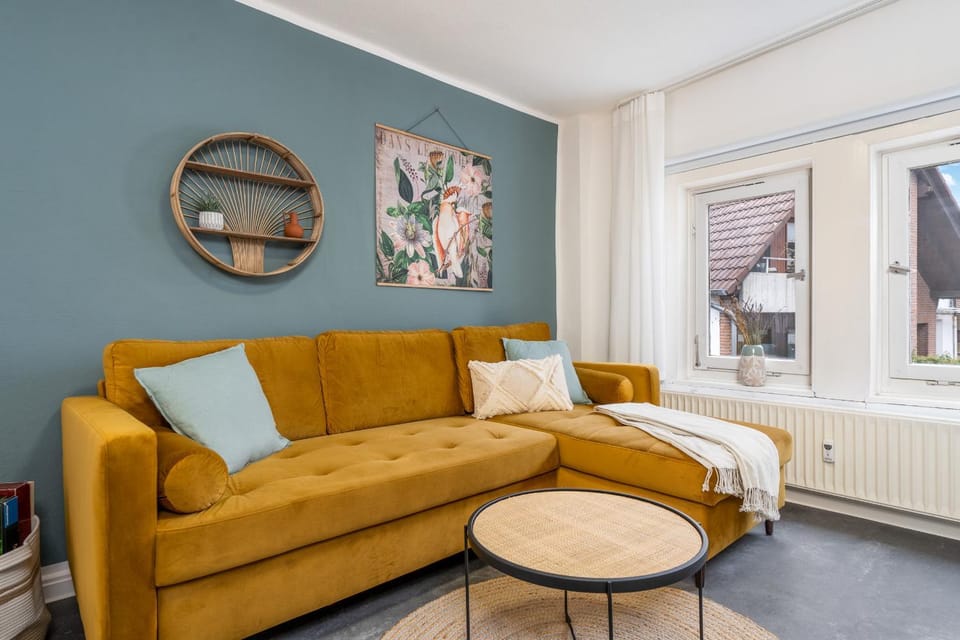 Living room, Seating area, internet