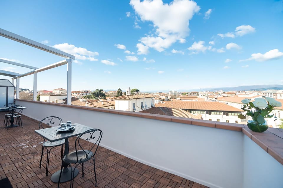 Balcony/Terrace, City view, Mountain view, Internal: Not applicable to any particular room