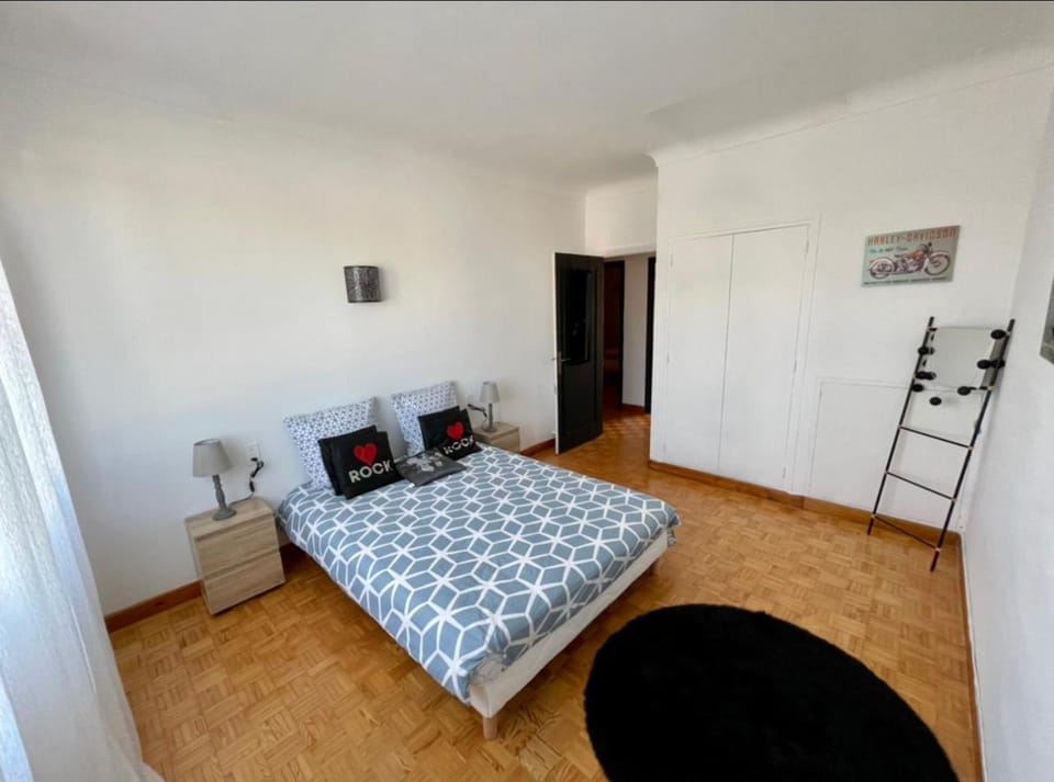 Très grand appartement à 10 min à pied du centre Apartment in Occitanie