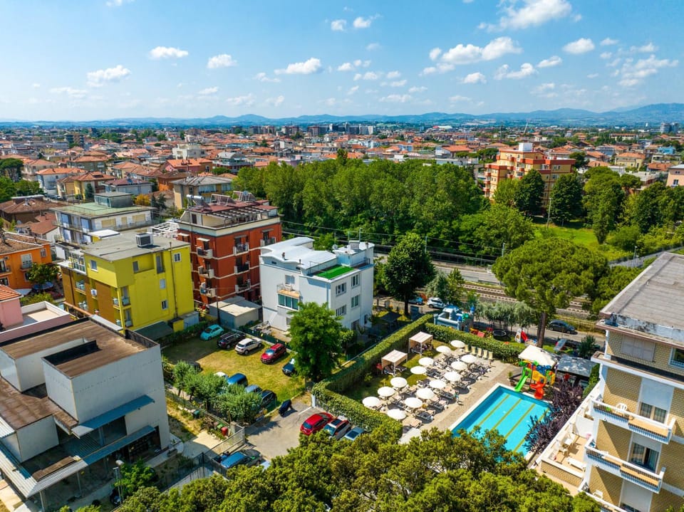 Neighbourhood, Bird's eye view, Pool view