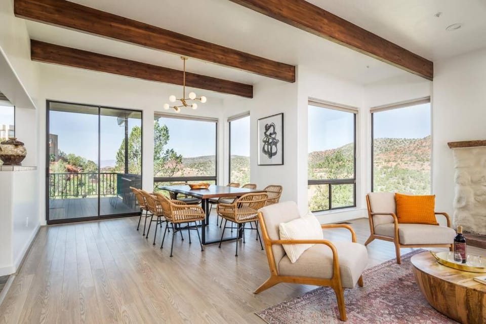 Dining area, Mountain view
