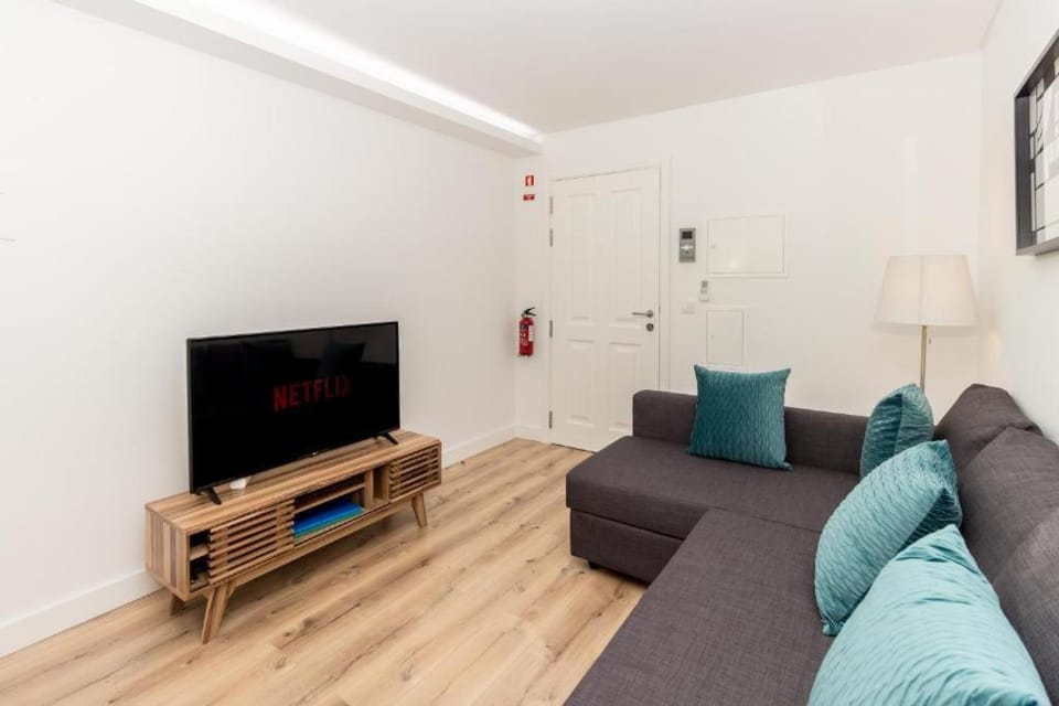 Oporto Modern Apartments - Campanha Train Station Apartment in Porto