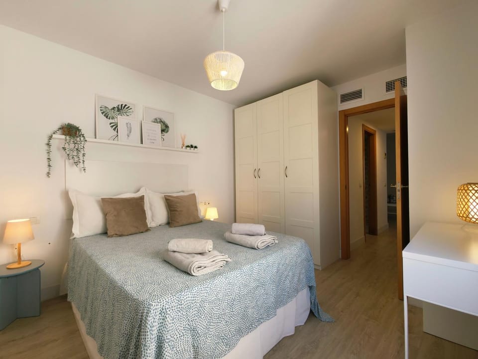 Bed, Photo of the whole room, Bedroom, towels, wardrobe